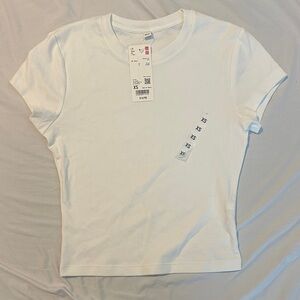 Uniqlo Women's Classic White Short Sleeve Tee